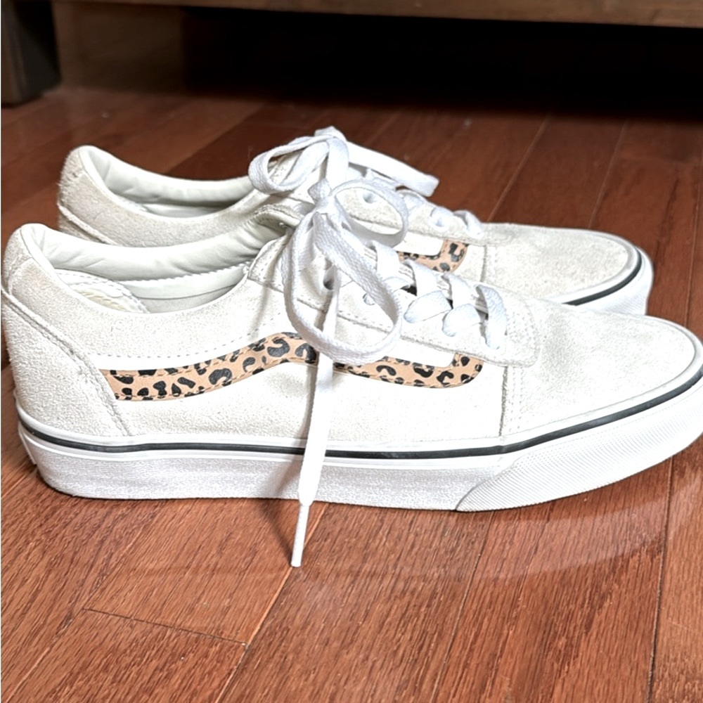 Vans Women's Beige Leopard Print Sneakers